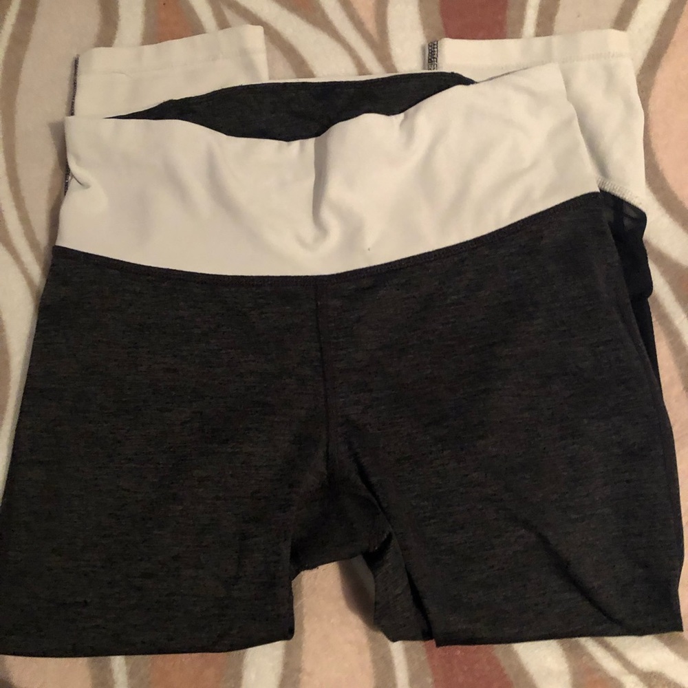Black and White Cropped Leggings